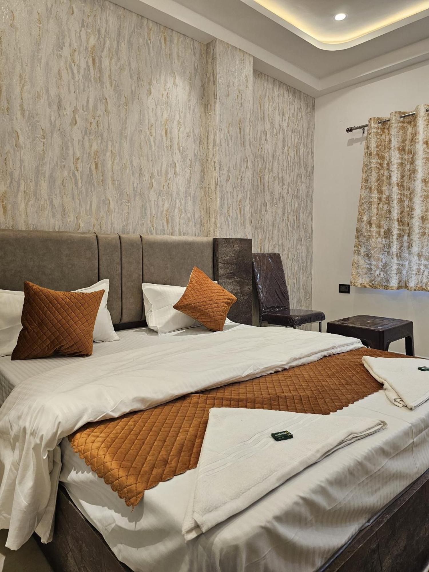 Mm Grand Hotel Varanasi Exterior photo