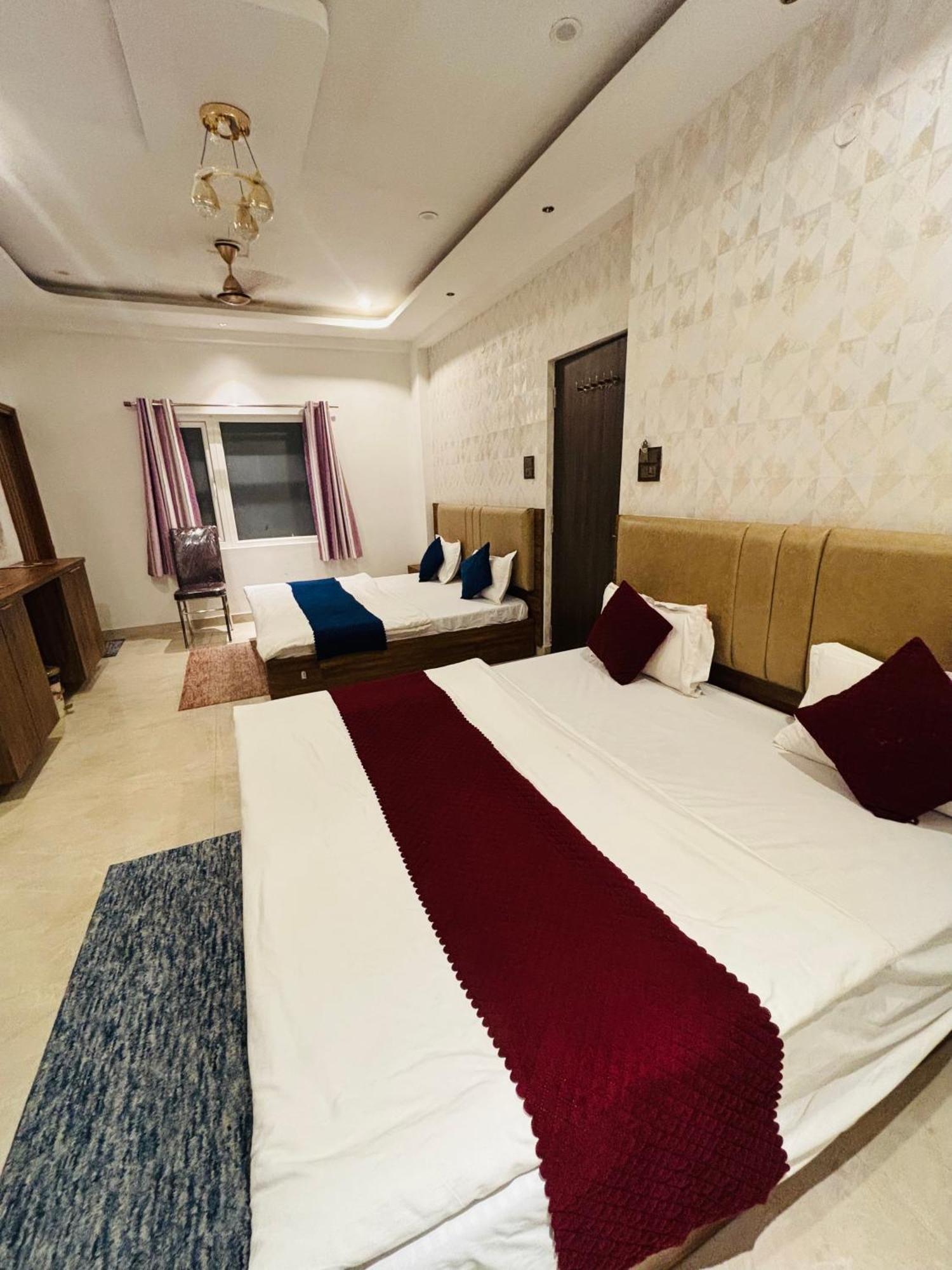 Mm Grand Hotel Varanasi Exterior photo