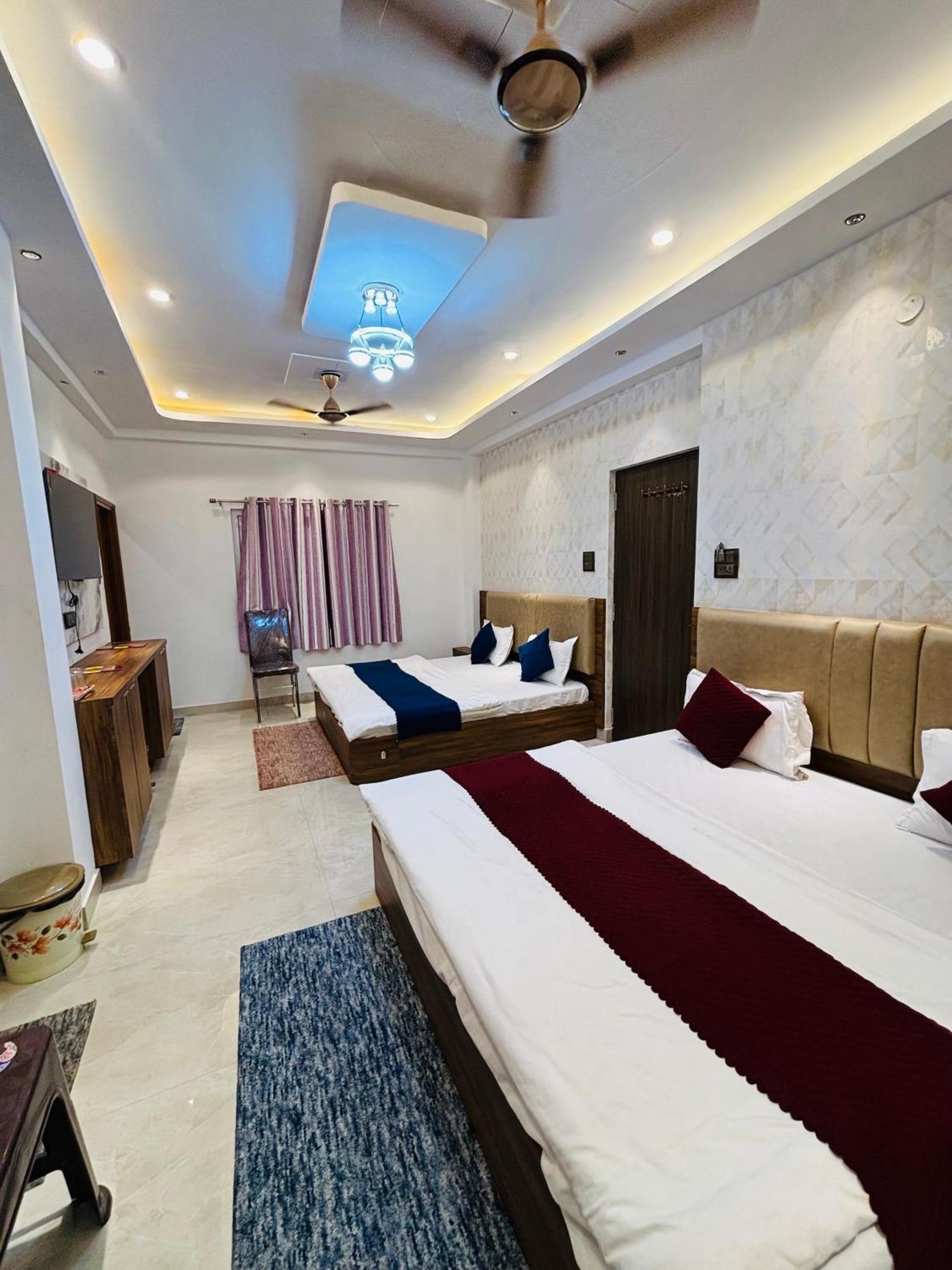 Mm Grand Hotel Varanasi Exterior photo
